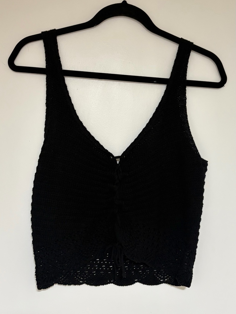 Amisu Knitware Women’s Black Crochet Sleeveless Top Size Small